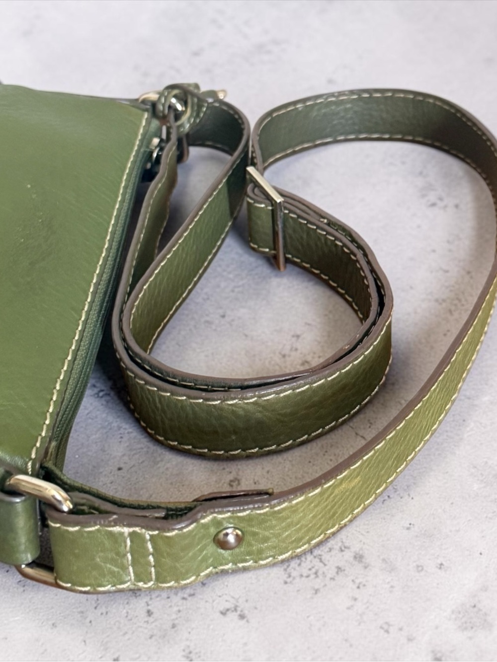 Fossil Olive Green Pebbled Leather Crossbody Bag! - Picture 9 of 14
